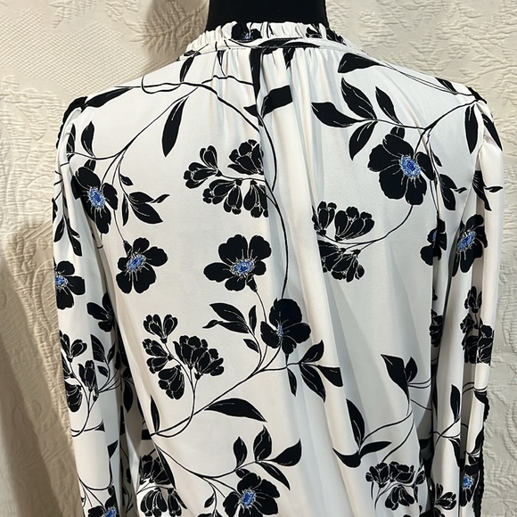 White House Black Market blouse, size XS‎ - Picture 11 of 15